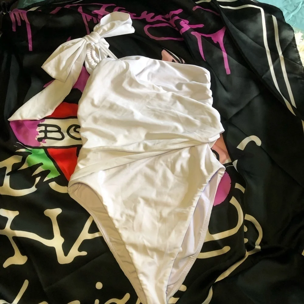 VENUS dive into